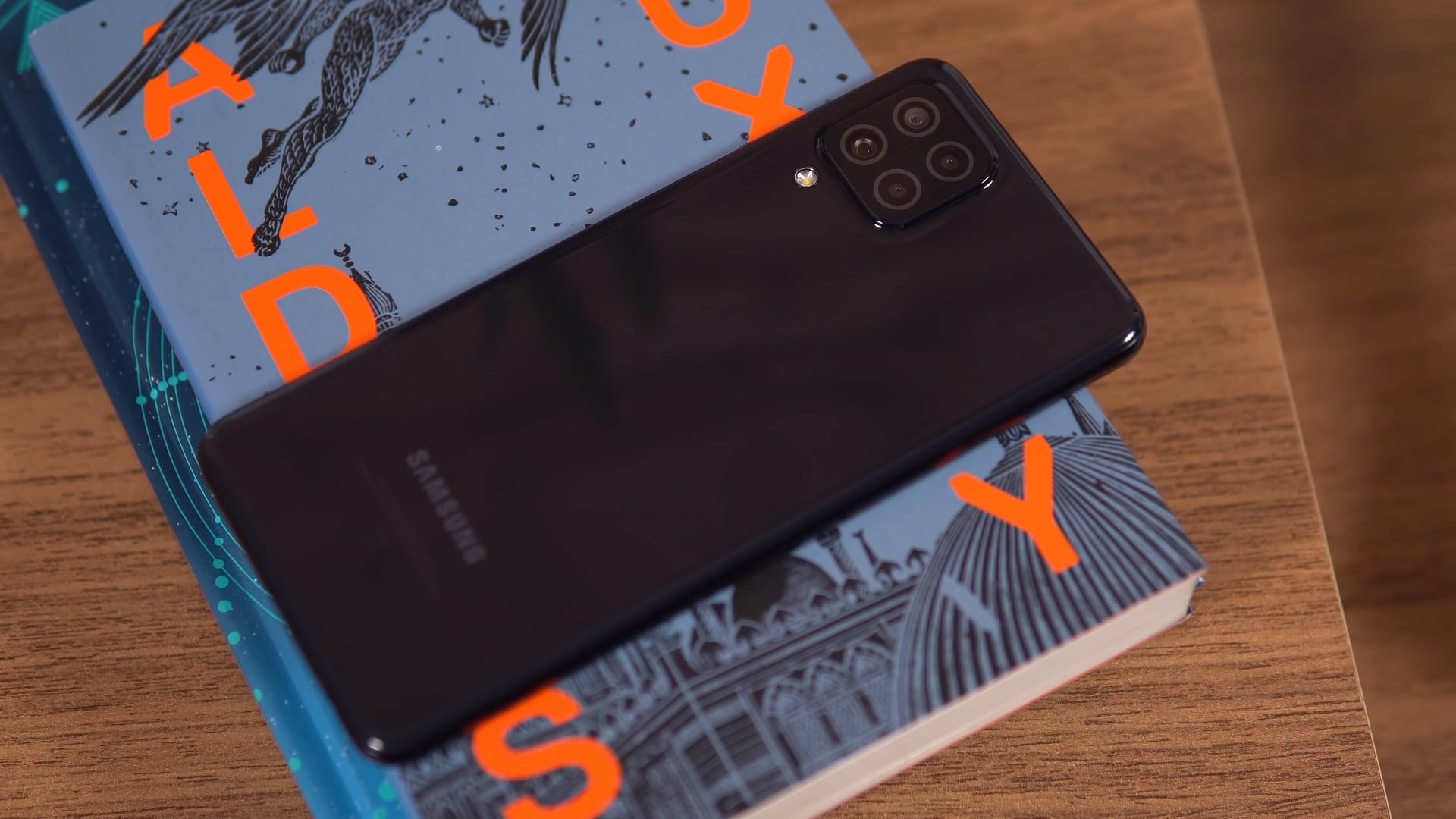 Galaxy A22 vs Redmi Note 10: melhor celular acessível para comprar é o?